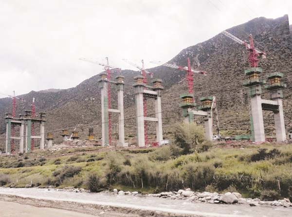 甘肃建投装备制造助力拉萨至山南快速通道项目